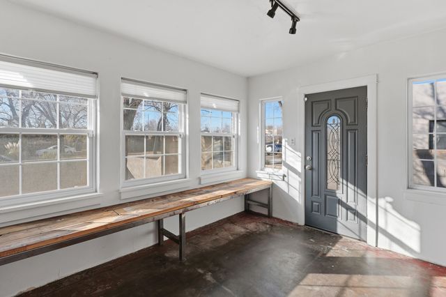 214 Richmond Drive SE, Albuquerque, NM 87106