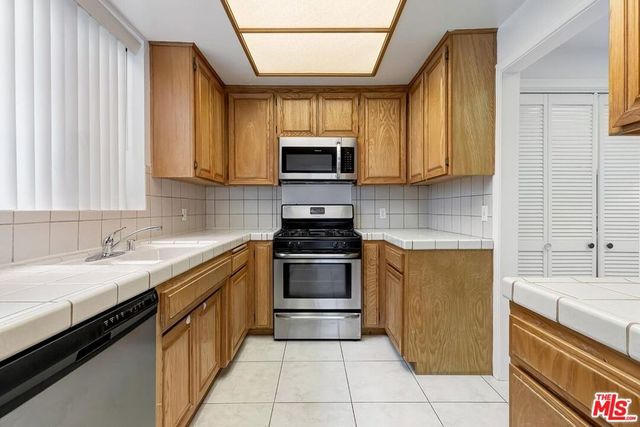10475 Eastborne Avenue 107, Los Angeles, CA 90024