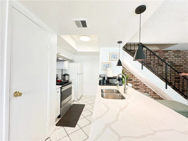 18125 Via Amorosa 3, Rowland Heights, CA 91748