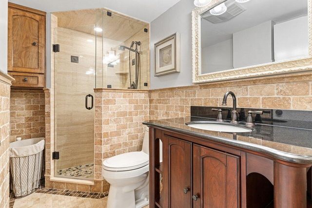 17 Royal Palm Way 105, Boca Raton, FL 33432