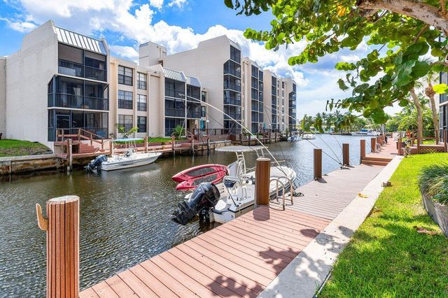 17 Royal Palm Way 105, Boca Raton, FL 33432