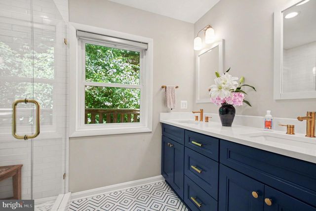 6417 BERKSHIRE DR, Alexandria, VA 22310