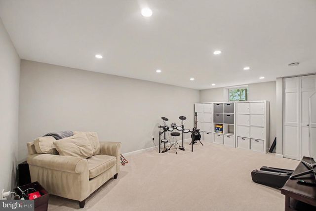 6417 BERKSHIRE DR, Alexandria, VA 22310