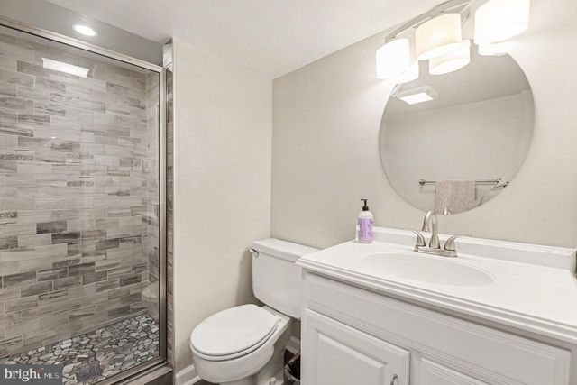 6417 BERKSHIRE DR, Alexandria, VA 22310