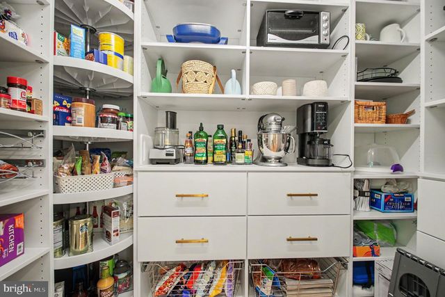 6417 BERKSHIRE DR, Alexandria, VA 22310