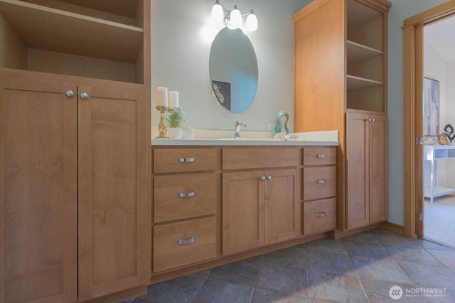 10860 Warren Road NW, Silverdale, WA 98383
