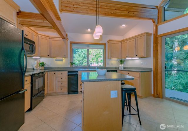 10860 Warren Road NW, Silverdale, WA 98383