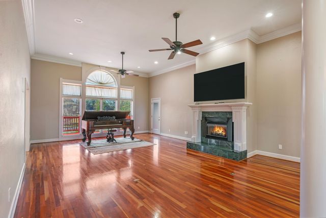 160 Mann Rd, Lebanon, TN 37087