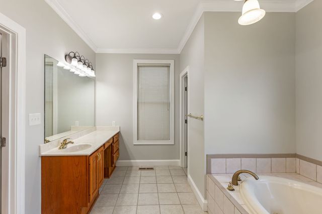 160 Mann Rd, Lebanon, TN 37087