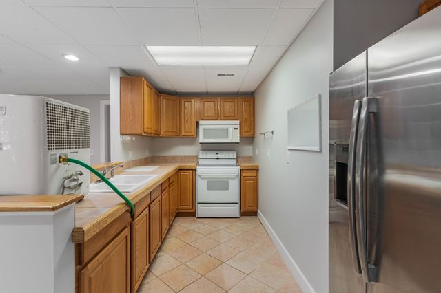 160 Mann Rd, Lebanon, TN 37087