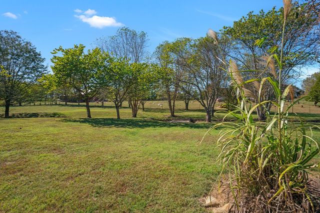 160 Mann Rd, Lebanon, TN 37087