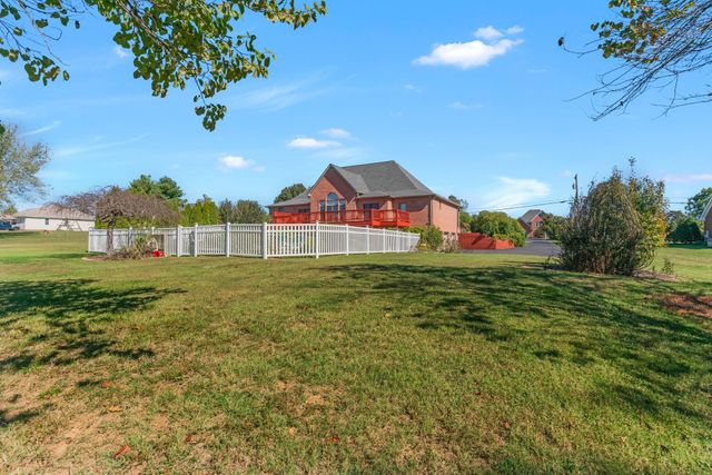 160 Mann Rd, Lebanon, TN 37087