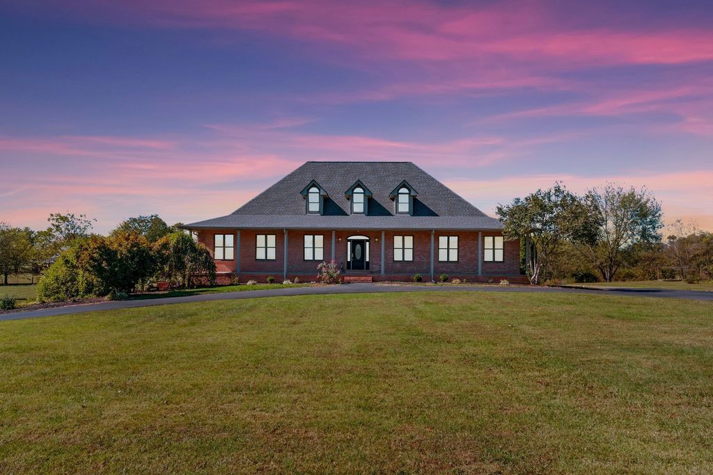 160 Mann Rd, Lebanon, TN 37087