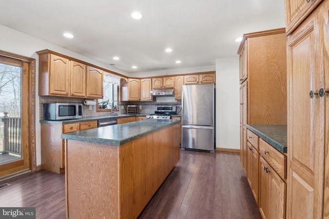 6501 FAIR SCHOOL RD, Glen Rock, PA 17327