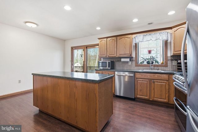 6501 FAIR SCHOOL RD, Glen Rock, PA 17327
