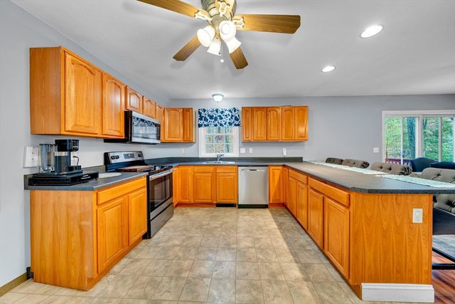 231 River St, Winchendon, MA 01475