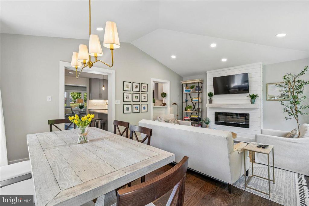 Image 15 of property listing at 11336 MITSCHER ST, Kensington, MD 20895