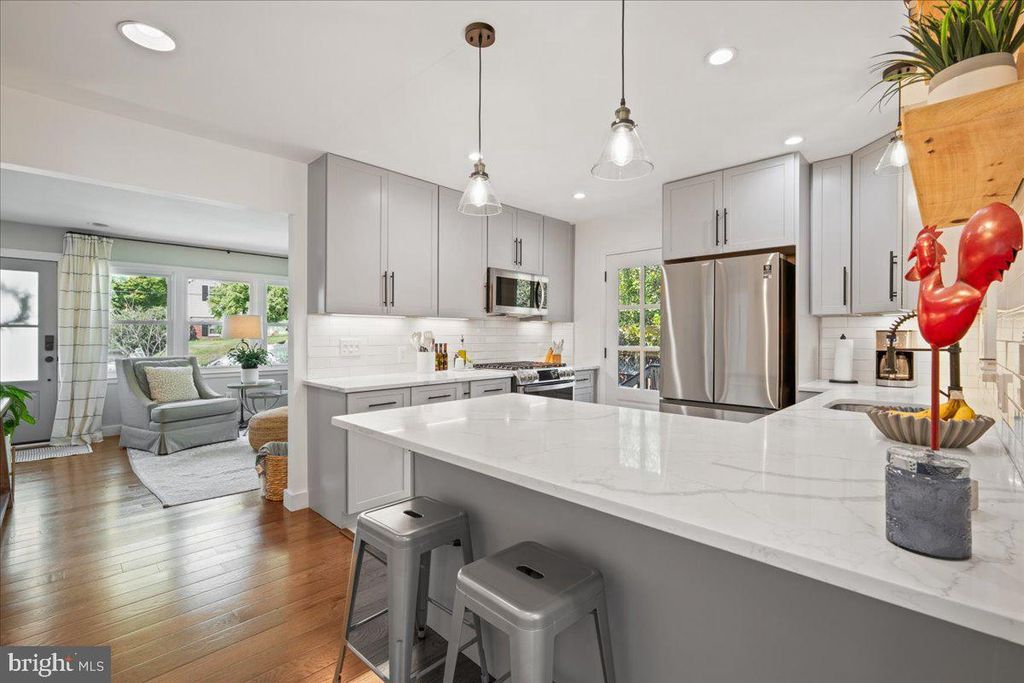 Image 16 of property listing at 11336 MITSCHER ST, Kensington, MD 20895