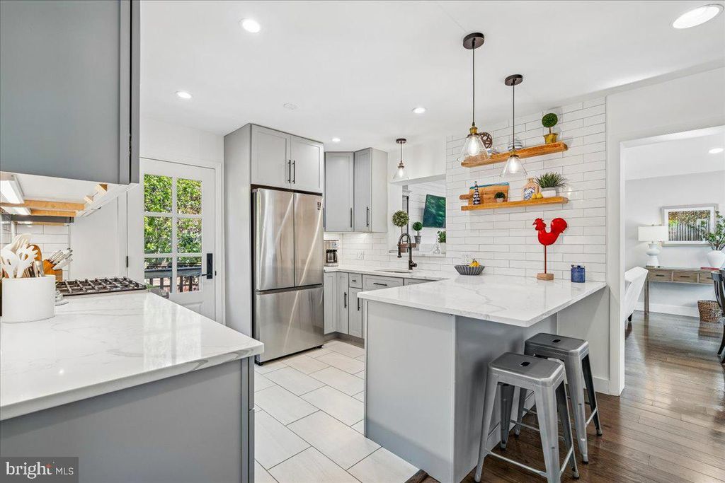 Image 18 of property listing at 11336 MITSCHER ST, Kensington, MD 20895