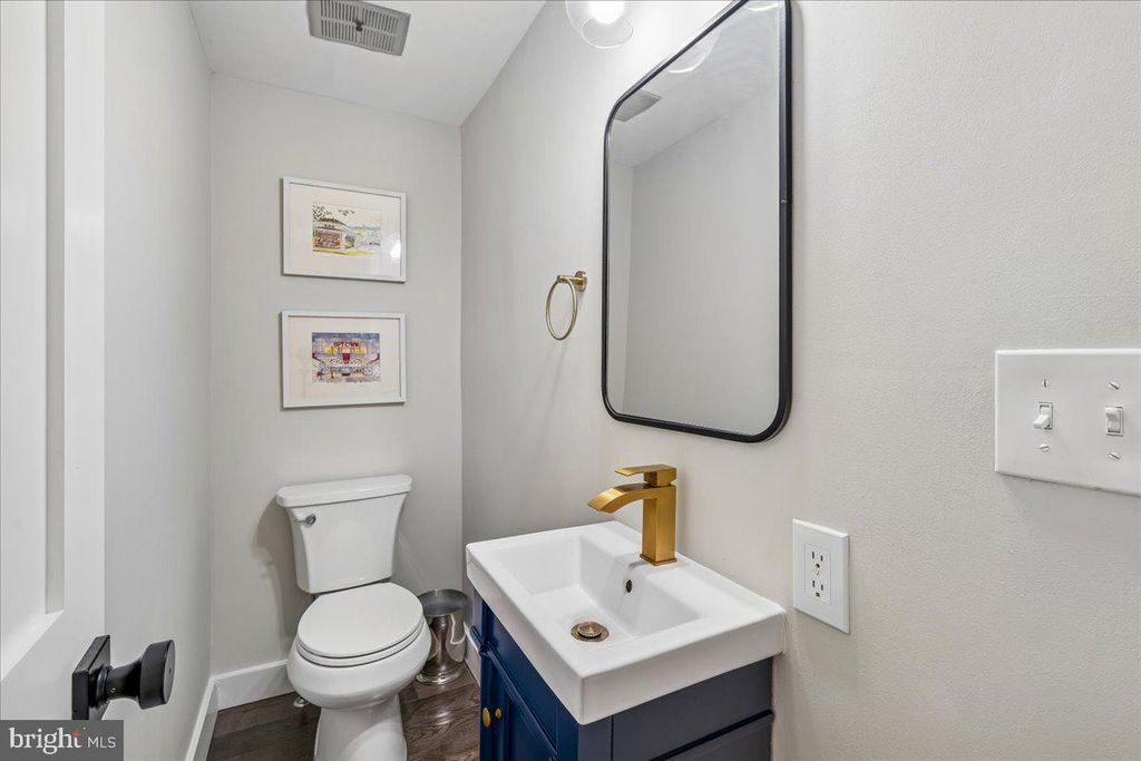 Image 21 of property listing at 11336 MITSCHER ST, Kensington, MD 20895