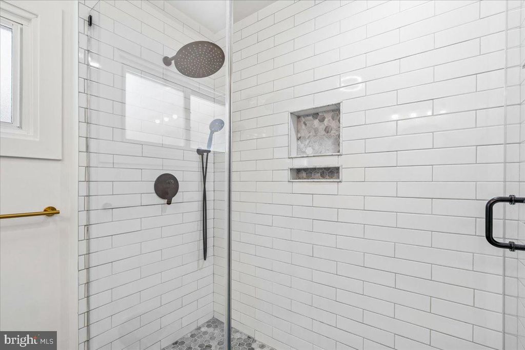 Image 27 of property listing at 11336 MITSCHER ST, Kensington, MD 20895