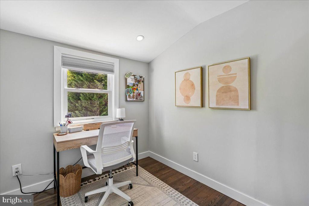 Image 33 of property listing at 11336 MITSCHER ST, Kensington, MD 20895