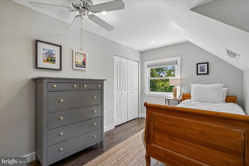 Image 38 of property listing at 11336 MITSCHER ST, Kensington, MD 20895