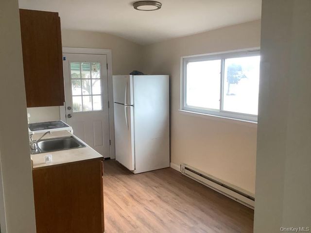 253 Hampton Avenue, East Patchogue, NY 11772