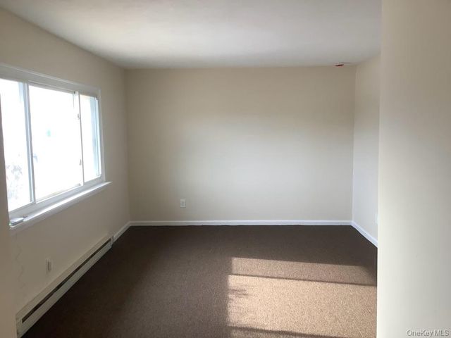 253 Hampton Avenue, East Patchogue, NY 11772