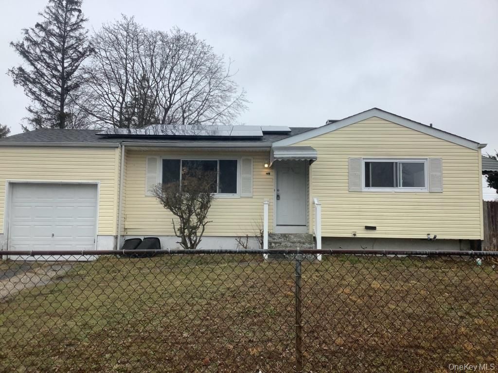 253 Hampton Avenue, East Patchogue, NY 11772