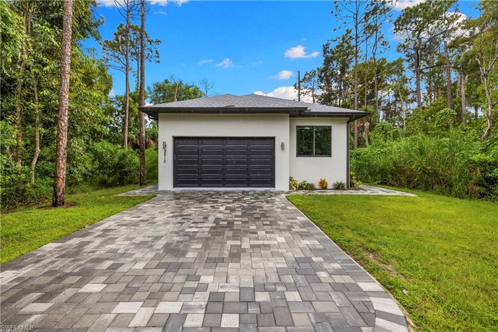 3012 Pine Tree DR, NAPLES, FL 34112 — photo 2