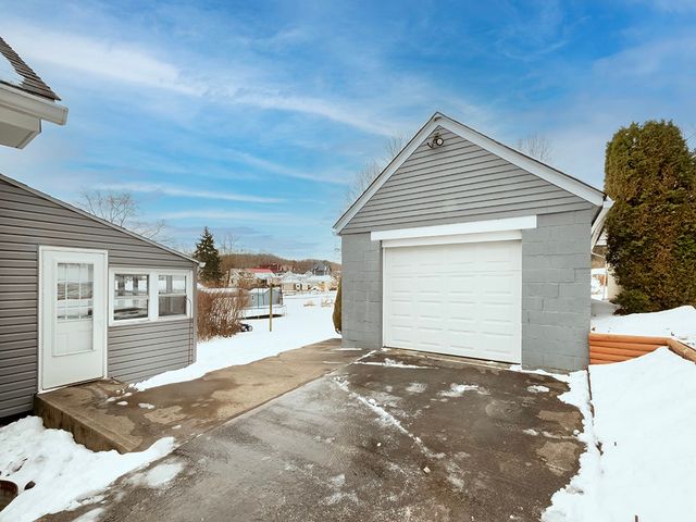 127 Lily Street, Washington Twp, PA 15613