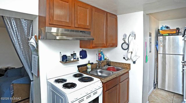 1302 N Dodge Boulevard, Tucson, AZ 85716