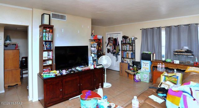 1302 N Dodge Boulevard, Tucson, AZ 85716