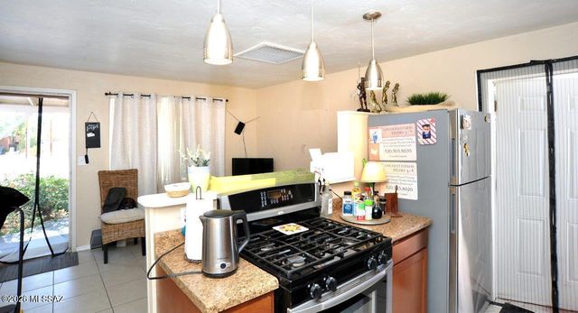 1302 N Dodge Boulevard, Tucson, AZ 85716