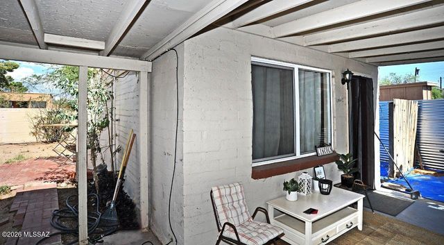1302 N Dodge Boulevard, Tucson, AZ 85716