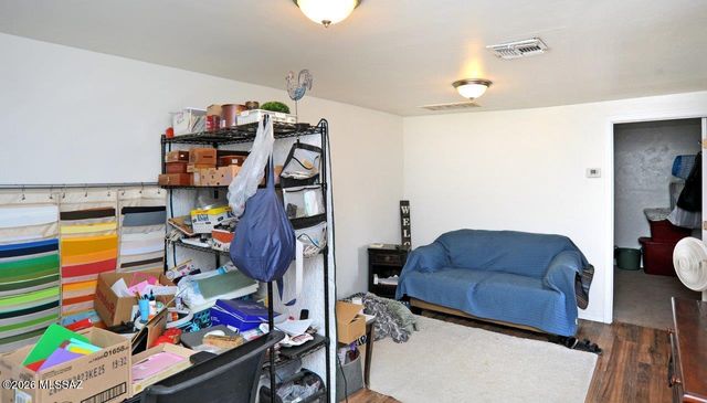 1302 N Dodge Boulevard, Tucson, AZ 85716