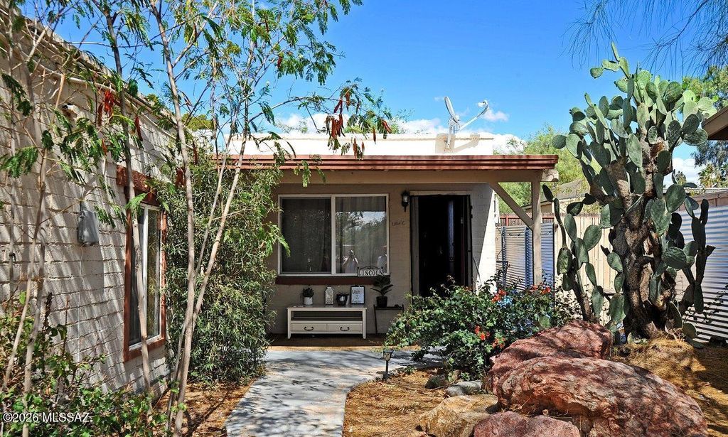 1302 N Dodge Boulevard, Tucson, AZ 85716