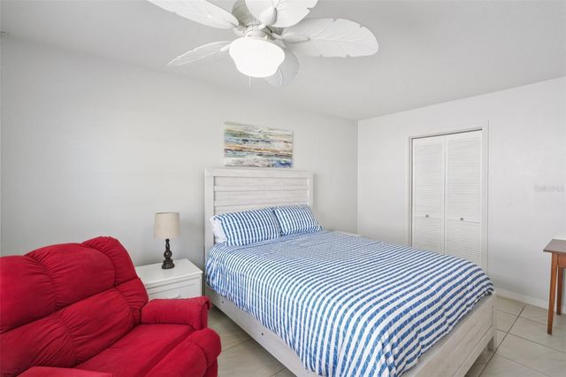 1115 RUE DES CHATEAUX 2A, South Pasadena, FL 33707