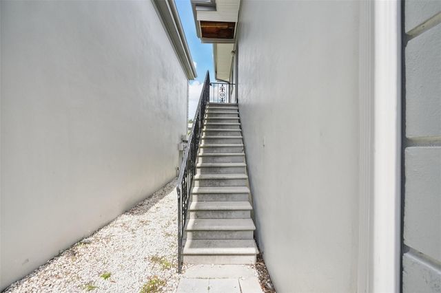 1115 RUE DES CHATEAUX 2A, South Pasadena, FL 33707