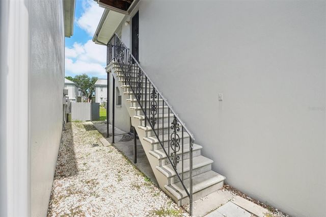 1115 RUE DES CHATEAUX 2A, South Pasadena, FL 33707