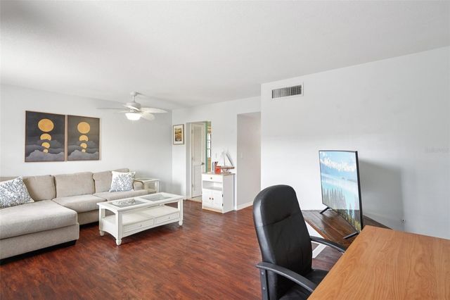 1115 RUE DES CHATEAUX 2A, South Pasadena, FL 33707