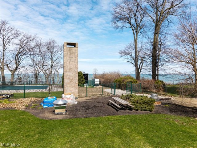 12520 Edgewater Drive 809, Lakewood, OH 44107