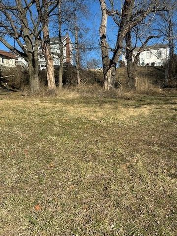 4439 Agnes Avenue, Kansas City, MO 64130