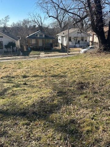 4439 Agnes Avenue, Kansas City, MO 64130