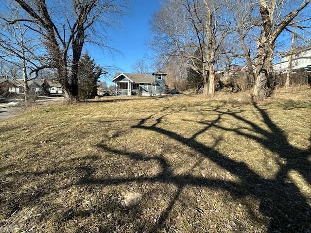 4439 Agnes Avenue, Kansas City, MO 64130