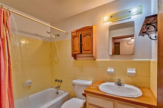 1919 NW 4TH AVENUE, Gainesville, FL 32603