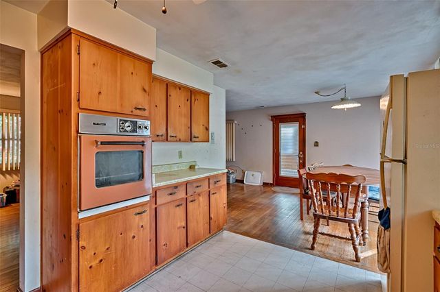 1919 NW 4TH AVENUE, Gainesville, FL 32603