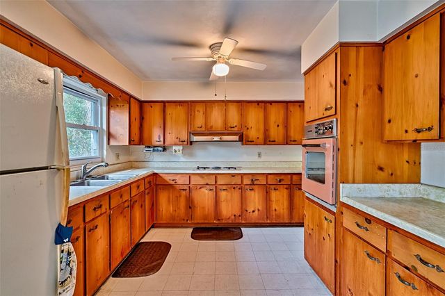 1919 NW 4TH AVENUE, Gainesville, FL 32603