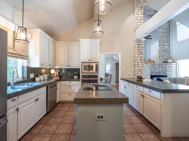 608 Flamingo CV, Lakeway, TX 78734